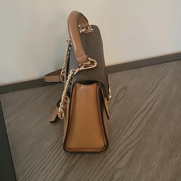 Micheal Kors Crossbody - Picture 5 of 5